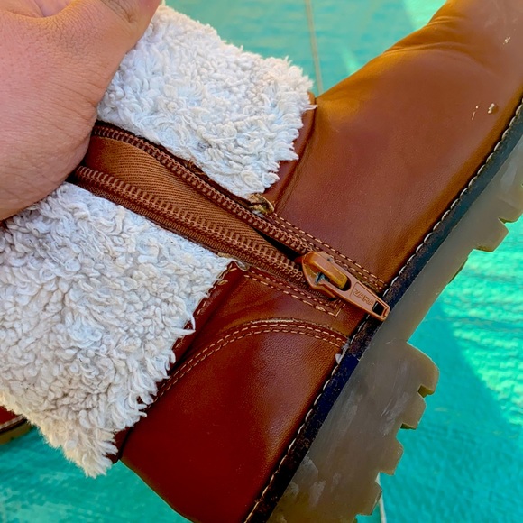 Shoes - Picture 3 of 4